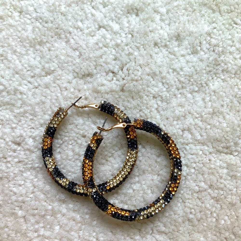 INC MACY’S BRAND LARGE CRYSTAL LEOPARD EARRINGS